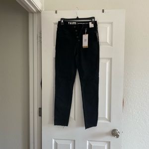 NWT Black skinny jeans size 7